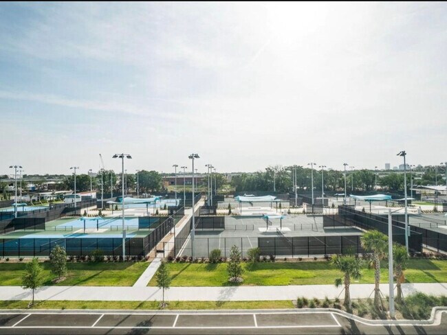 Foto del edificio - 2353 Brix St