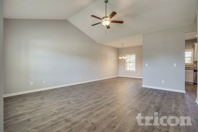 Foto del edificio - 718 W Coker Way