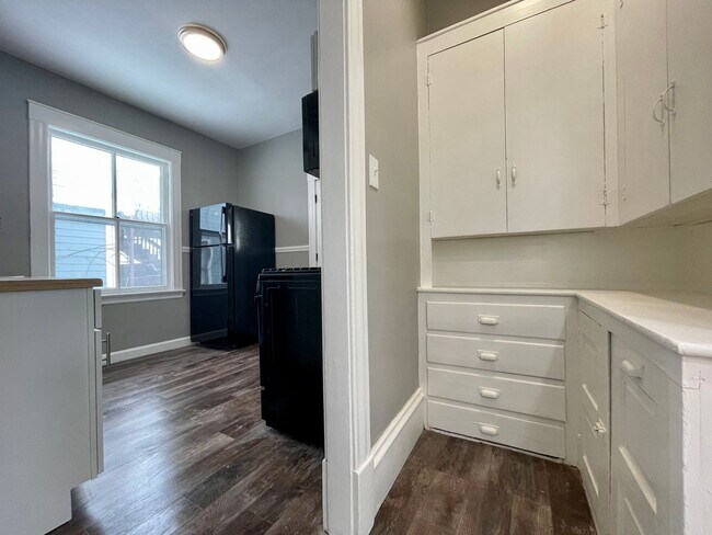 Foto del edificio - Spacious 4-bedroom 1.5 Bathroom Home in South Minneapolis!