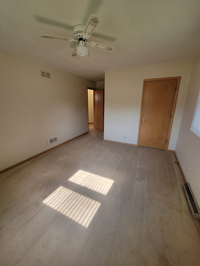 Building Photo - 1769 E Briar Ln