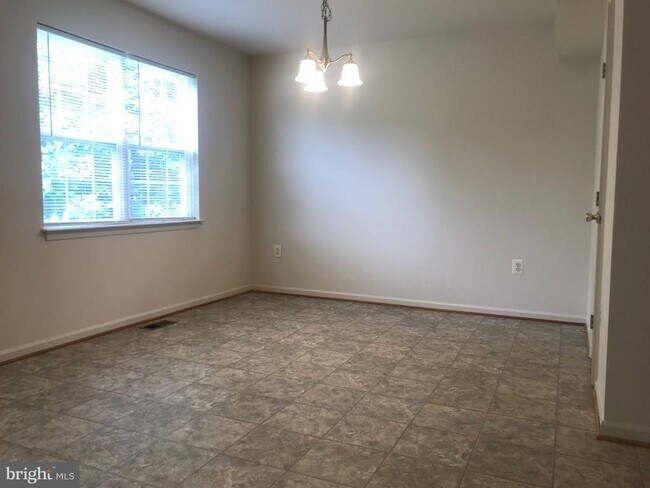Building Photo - 206 Merrill Ct
