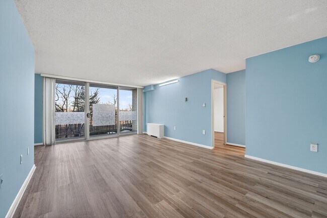 Building Photo - 2500 N Van Dorn St