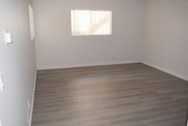 Foto del edificio - 16042 Waikiki Ln