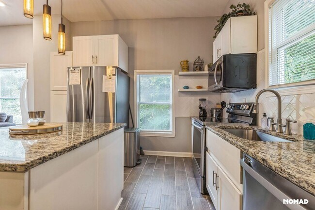 Foto del edificio - Spacious 4BR House in Atlanta