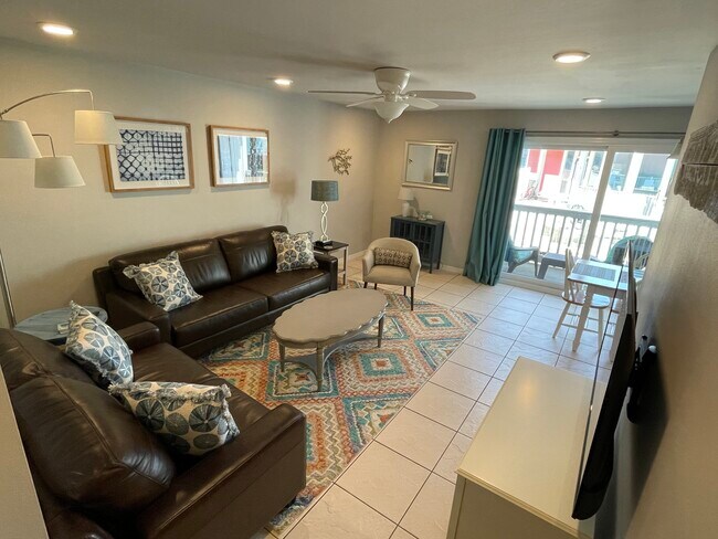 Sala de estar desde la entrada principal - 1650 Via de Luna Dr