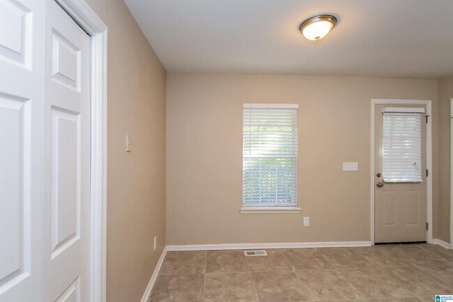 Foto del edificio - 3345 Thomas Ln