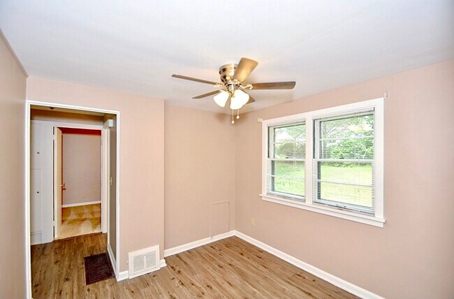 Foto del edificio - 3816 Westview Ave NW