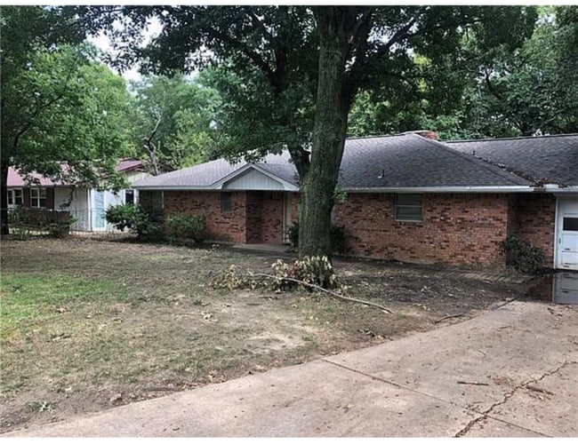 Photo - 2111 Scripture St House