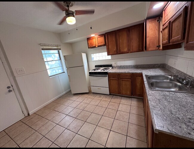 Foto del edificio - 4914 Alcott Ave