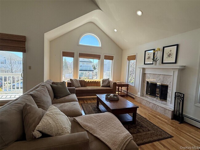 Foto del edificio - 227 W Pine St