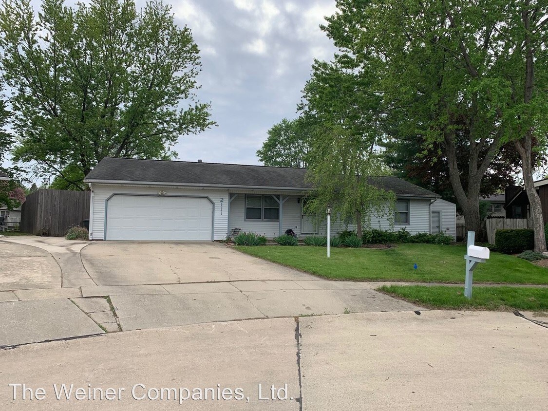 Primary Photo - 3 br, 2 bath House - 2111 Clover Ct West