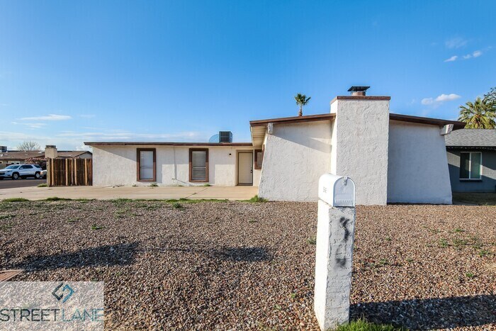 Primary Photo - Charming 4 Bedroom in Glendale!