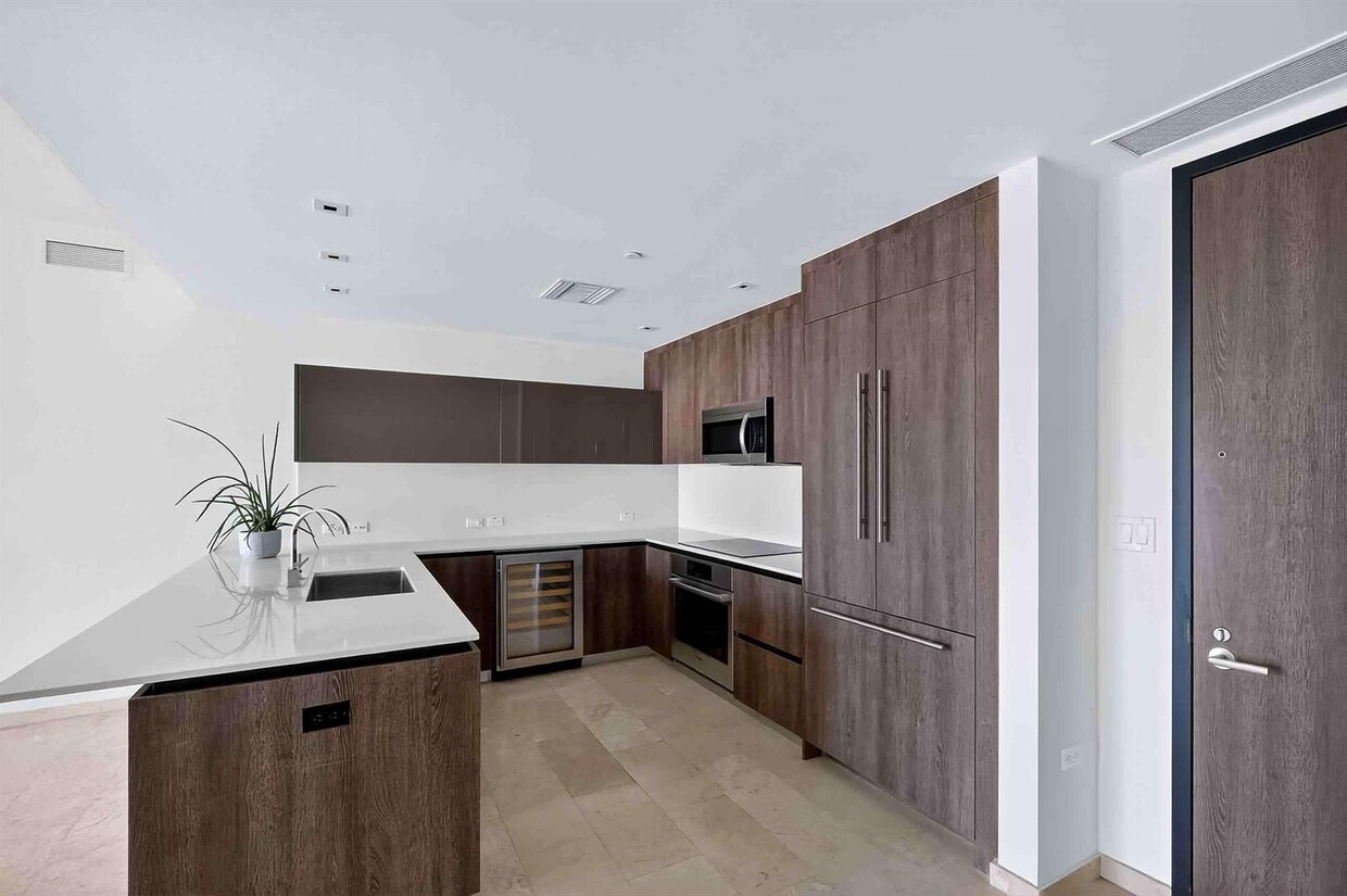 Primary Photo - 88 SW 7th St