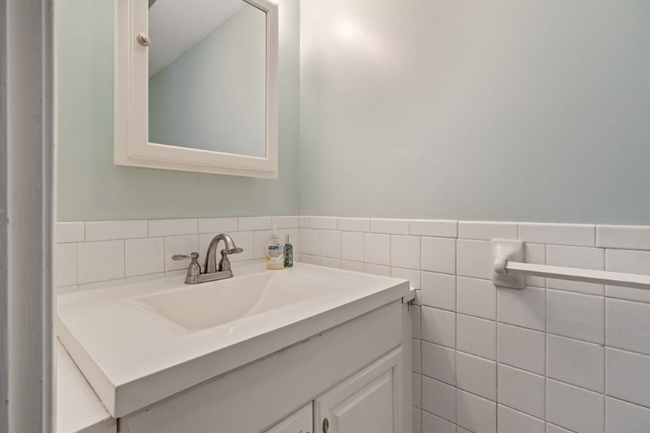 Foto del edificio - 65 Greentree Ln