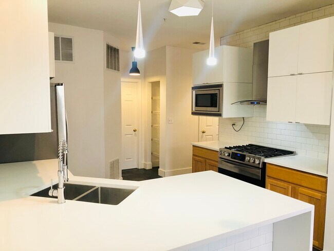 Building Photo - 112 Tanglewood Dr