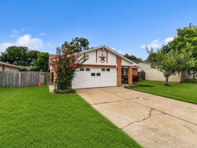 Building Photo - 13622 Cherrydown St
