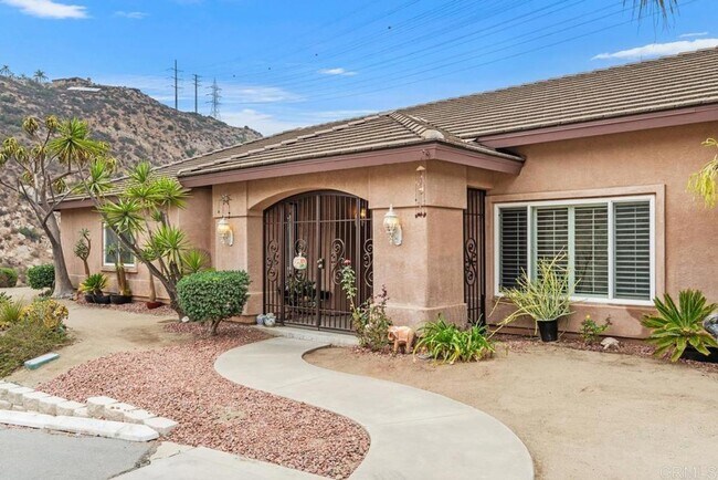 Foto del edificio - BEAUTIFUL 4BR/3BA home in SINGING HILLS VI...