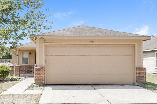 Building Photo - 19031 Wild Yaupon Dr