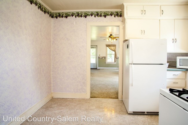 Building Photo - 2 br, 1 bath House - 2662 Hwy 19 S