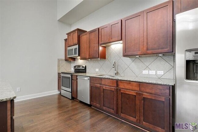 Foto del edificio - 13869 Stone Gate Dr