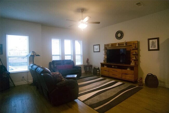 Building Photo - 2521 Gramercy Park Dr