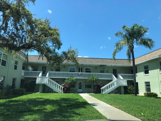 Exterior view - 1250 S Pinellas Ave