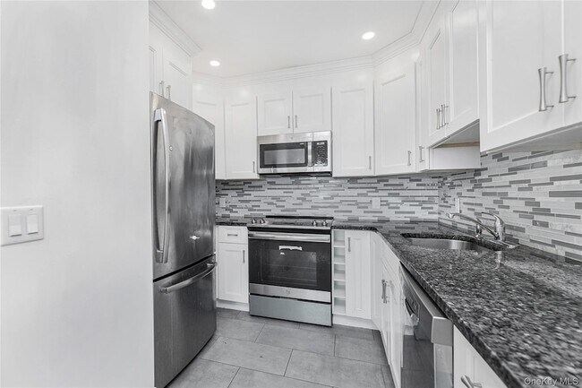 Foto del edificio - 174 Ashford Ave