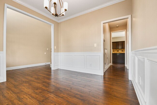 Foto del edificio - Dog Friendly Three Bedroom in Rossview!