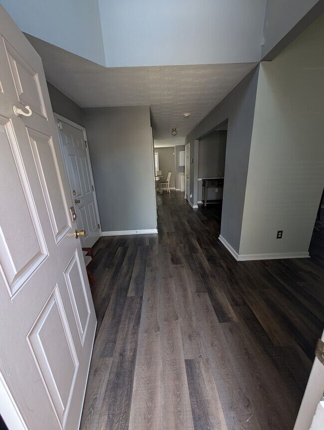 Building Photo - 459 Parkside Way