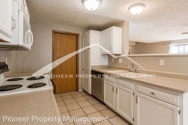 Foto del edificio - 2 br, 2.5 bath House - 9351 Gray St.