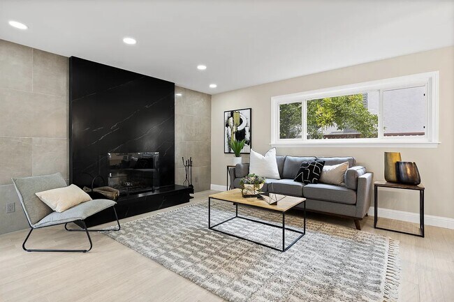 Foto del edificio - 875 Brittany Ln