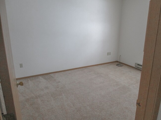 Building Photo - 308 Pinecrest Dr