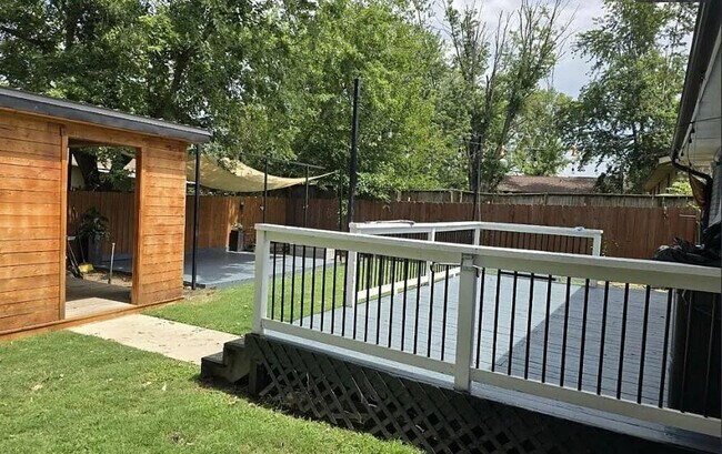 Foto del edificio - 2307 Beth Ln
