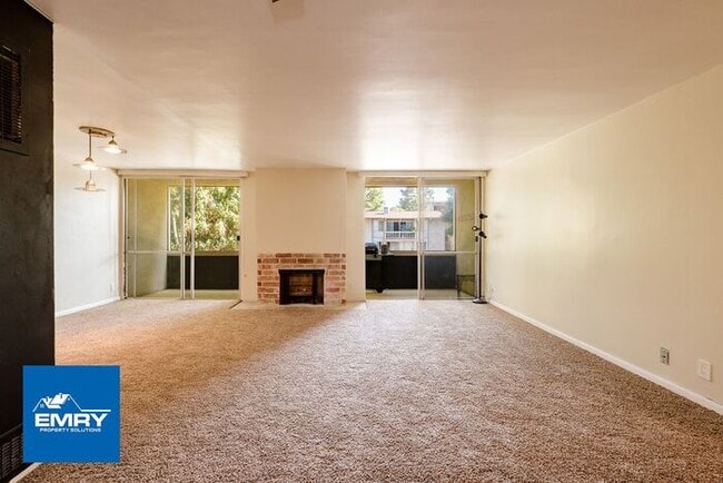 Building Photo - Beautiful 2 Bedroom, 2 Bathroom Condo In C...