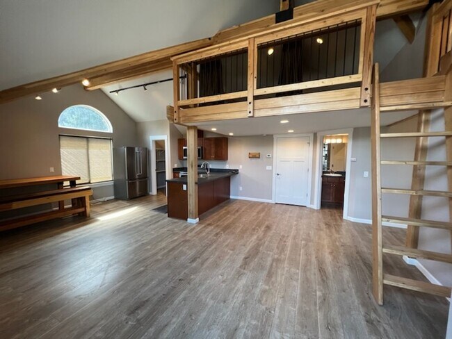 Foto del edificio - 215 W Whitman St