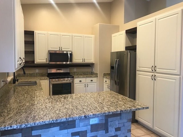 Building Photo - Reduced Great 3 bed, 2 bath home with 2 car garage Front courtyard, covered back patio, pizza ove...