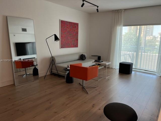 Foto del edificio - 50 Menores Ave