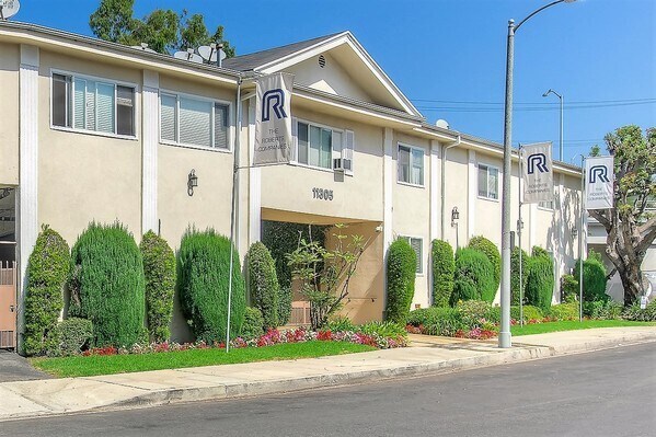 Primary Photo - 11305 Graham Pl