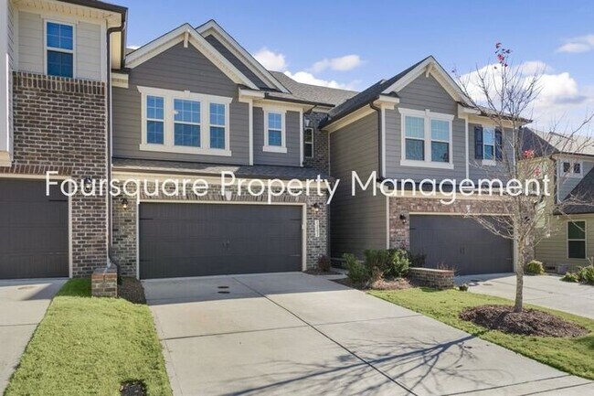 Foto del edificio - Townhome| Sunroom | 2- Car Garage | Washer...