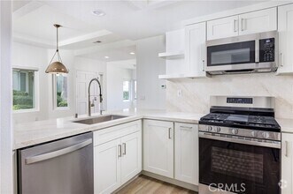 Building Photo - 15 Tennis Villas Dr