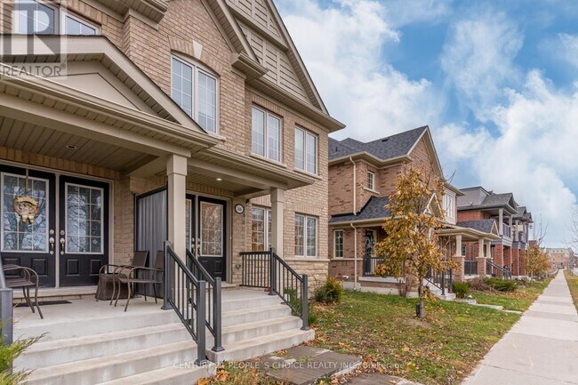 Photo du bâtiment - 166 Britannia Ave W