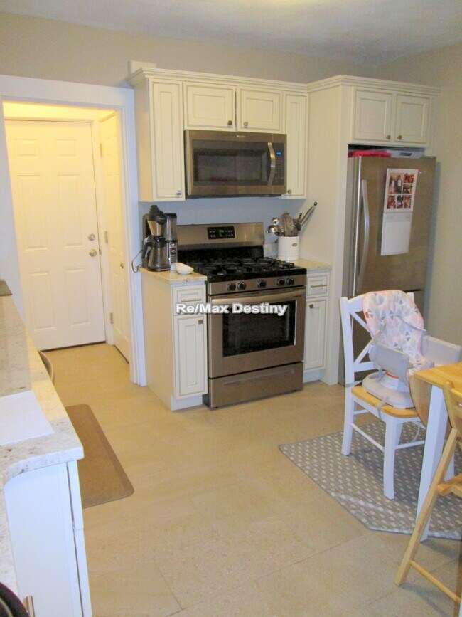58 Slade St Unit 1, Belmont, MA 02478 Condo for Rent in Belmont, MA