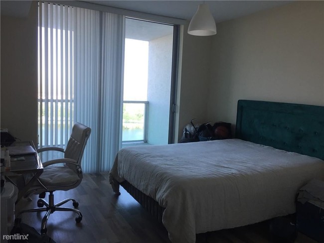 Foto del edificio - 2681 N Flamingo Rd