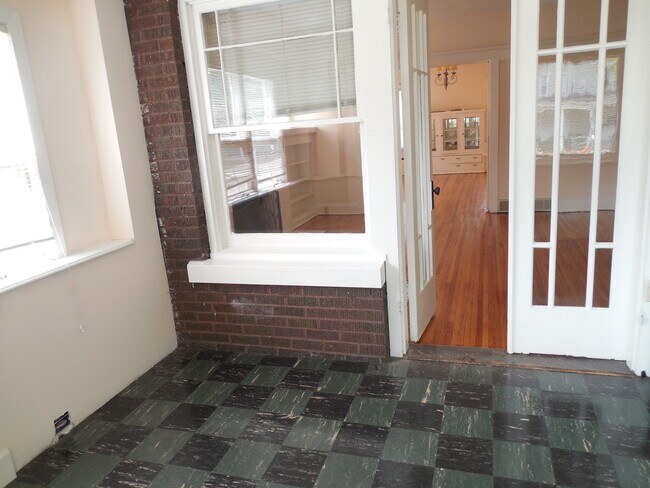Foto del edificio - 624 N Court St