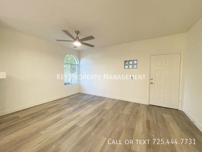 Foto del edificio - COMPLETELY REMODELED 2 BEDROOM 2 BATH COND...