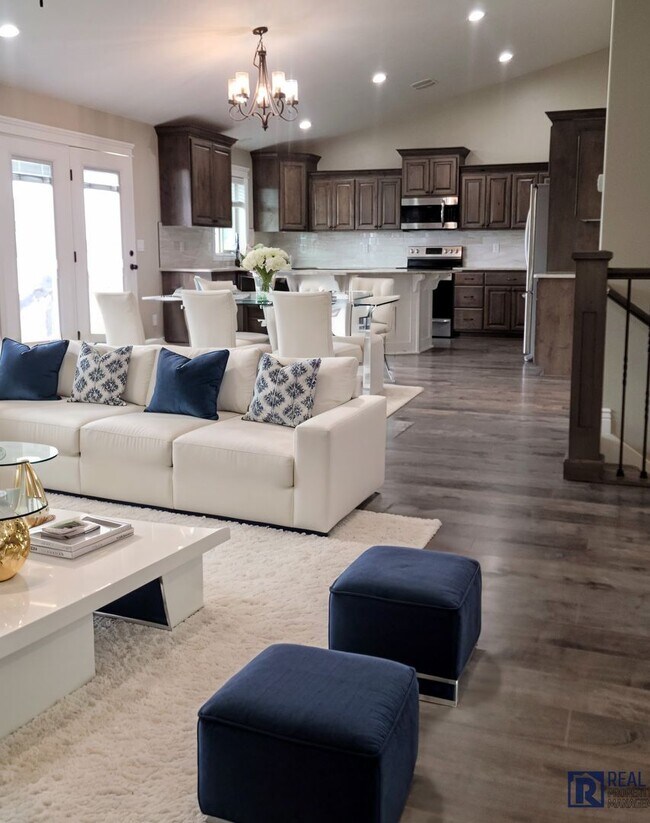 Foto del edificio - Beautiful & Large 3 Bedroom, 2 Bathroom Ho...