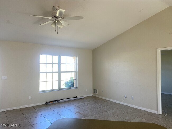 Foto del edificio - 2516 NW 14th Pl