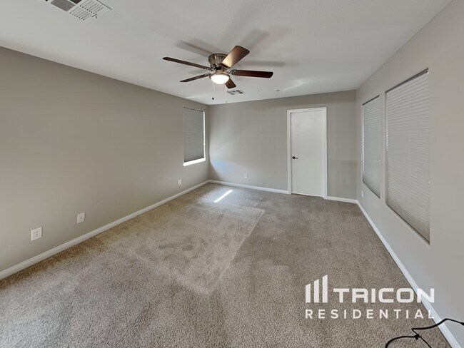 Foto del edificio - 720 Point Bluff St