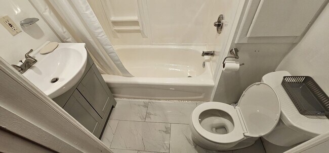 Foto del edificio - 6 4th Ave