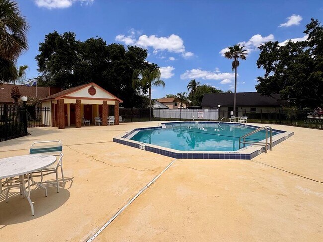 Foto del edificio - 2784 Whisper Lakes Club Cir